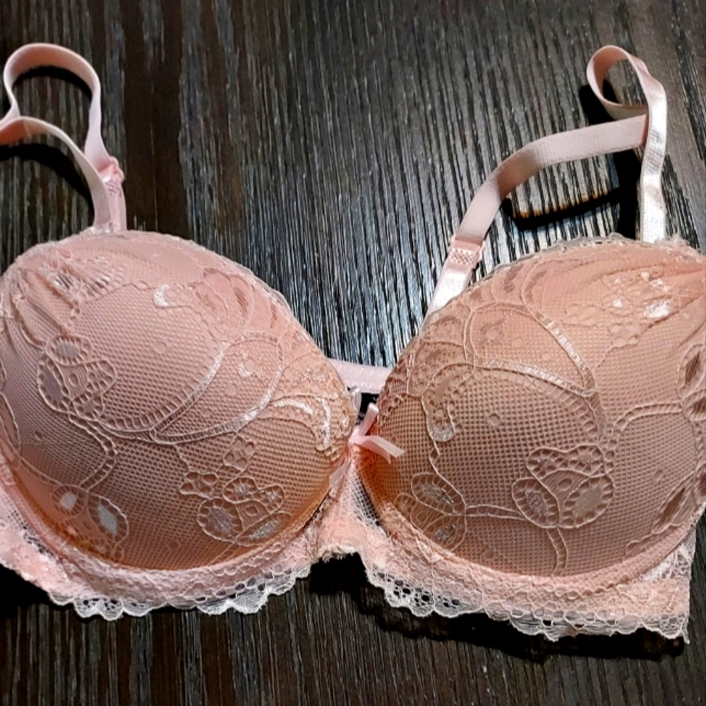 Elegant Pink Lace Bra